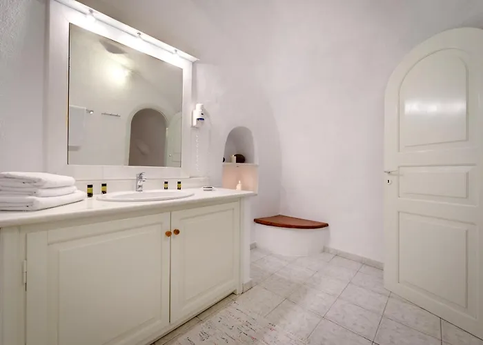 فندق Chelidonia Traditional أويا