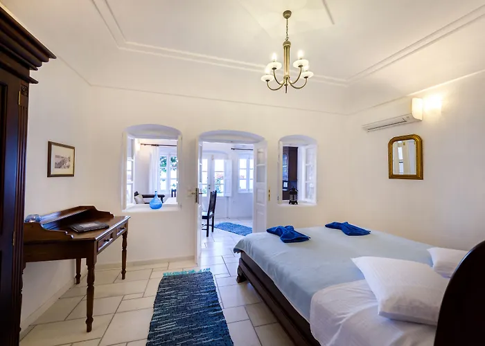 Hotel Chelidonia Traditional Oia (Santorini)