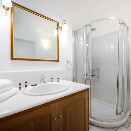 Ξενοδοχείο Chelidonia Traditional Οία