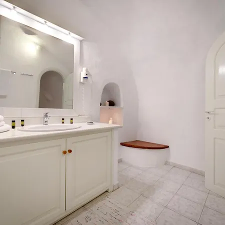 Hotel Chelidonia Traditional Oia